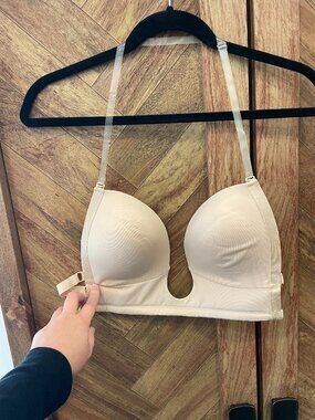 Low back strapless bra